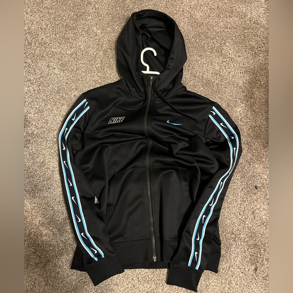 Nike training jacket
Condition : as new - Picture 1 of 1